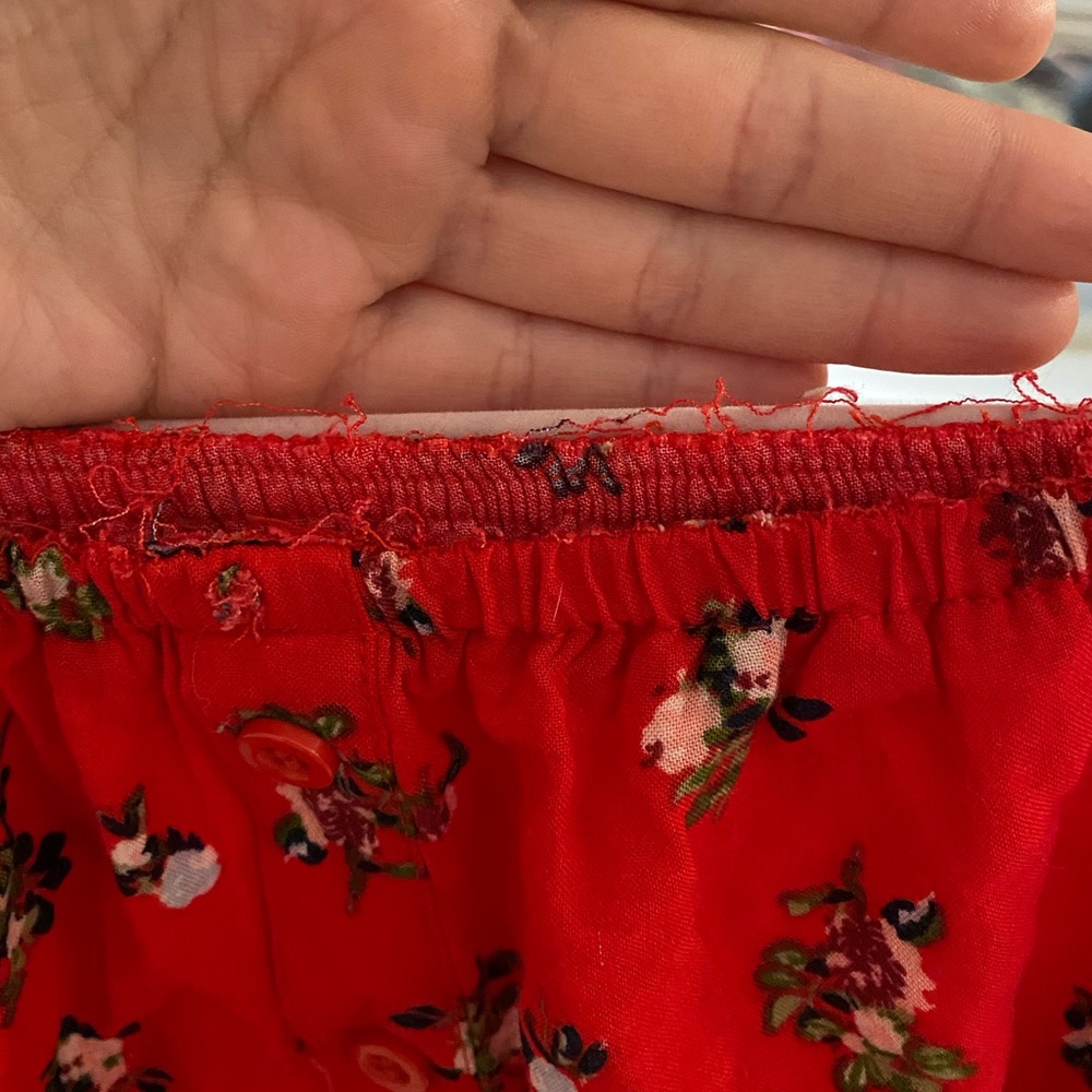 Red Cropped Flower Top - Picture 3 of 3